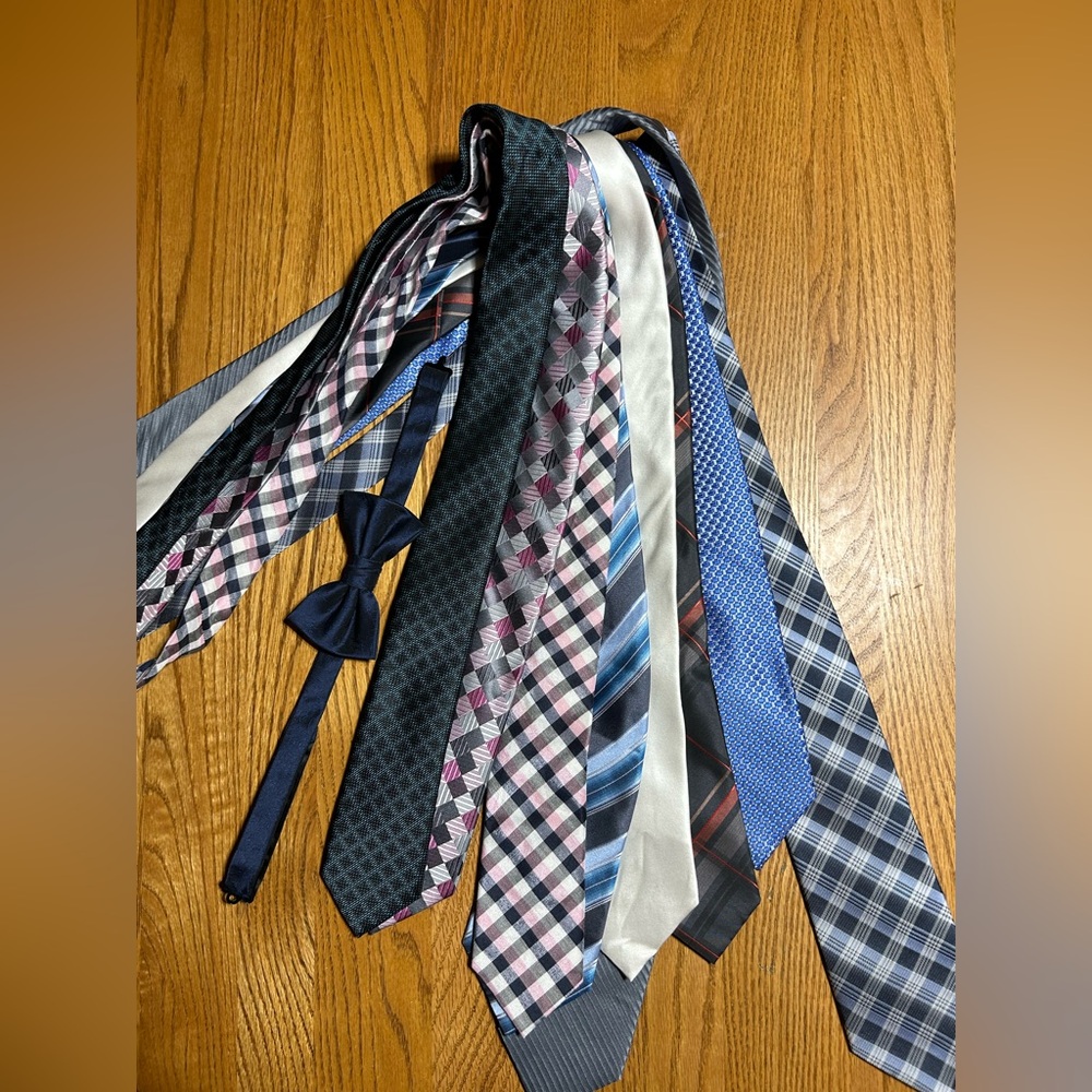 Lot of 9 Mens Ties and 1 Bow Tie - Picture 1 of 2